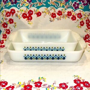 Vintage Set of 2 Glass Baking Dishes Blue and Green Leaf Design